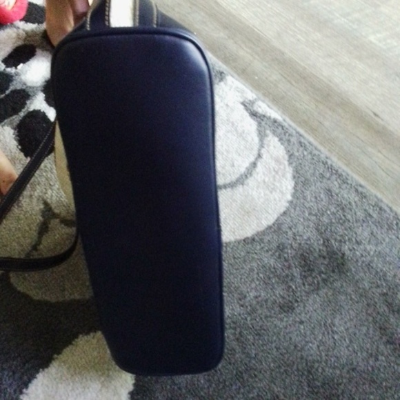 Authentic CarryLand Bag Size Medium Navy Blue - Picture 8 of 16